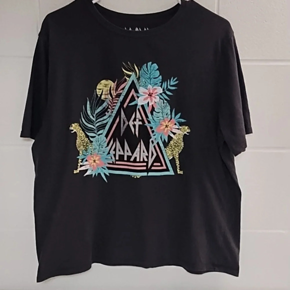 Deff Leppard 2021 Bludgeon Concert Tee Shirt Tropical Graphic 100% Cotton - Picture 7 of 7